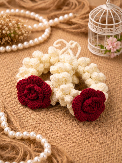 Red Rose Crochet Gajra – handmade crochet detail