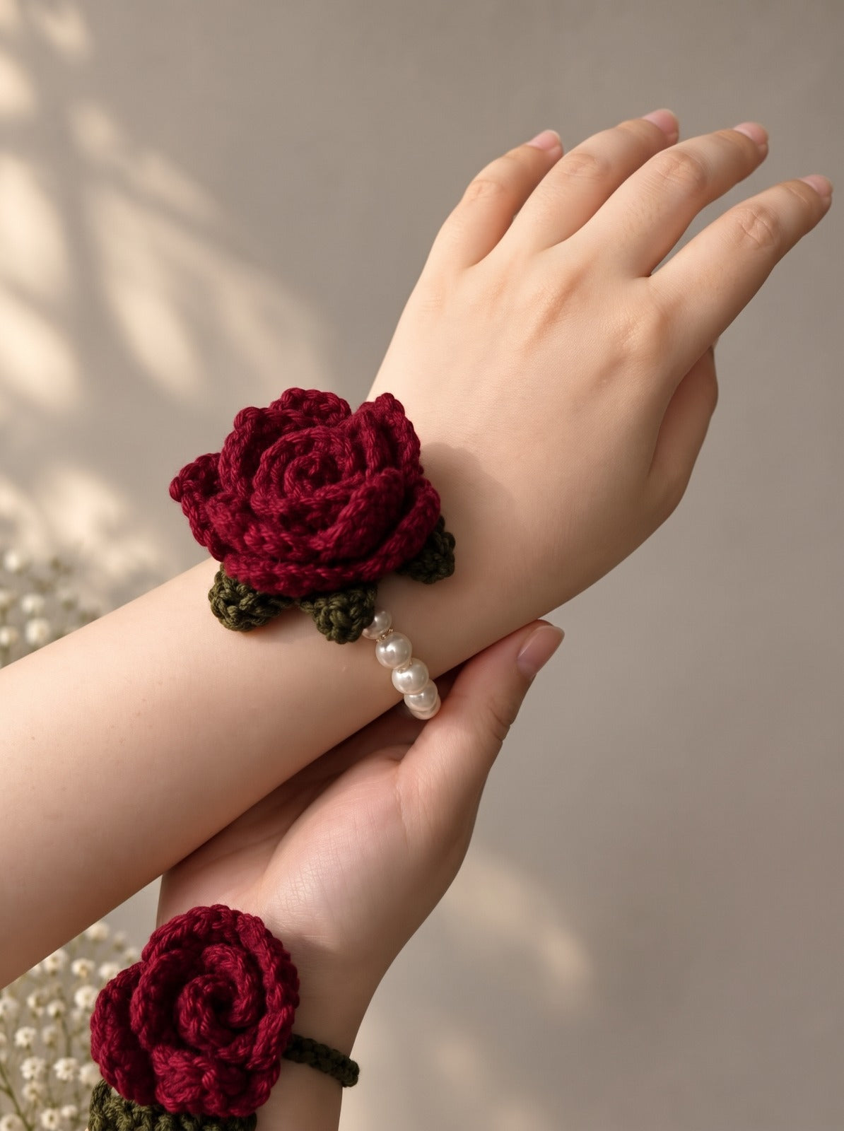 Crochet Rose Pearl Bracelet – stretchy pearl bracelet detail
